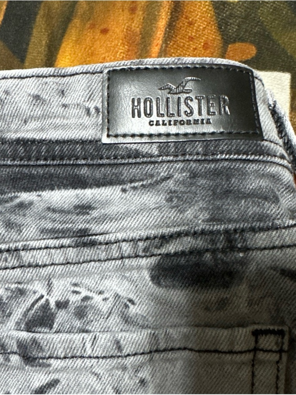 Hollister Women's Black & Gray Tie-Dye Denim Cutoff Shorts - Picture 4 of 4